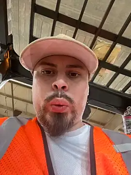 Snapshot of PuttieIn chatting on October 3, 5:10 pm PuttieIn online show from October 3, 5:10 pm