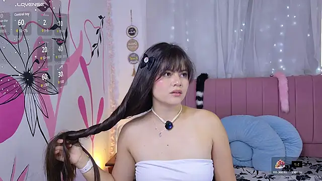 Snapshot of sukilove18 chatting on May 19, 10:27 pm sukilove18 online show from May 19, 10:27 pm