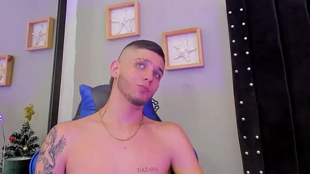 Mathewboy1 online show from December 20, 7:32 pm