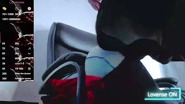 Snapshot of Ernesto-Rodriguez82 chatting on December 13, 8:47 pm Ernesto-Rodriguez82 online show from December 13, 8:47 pm