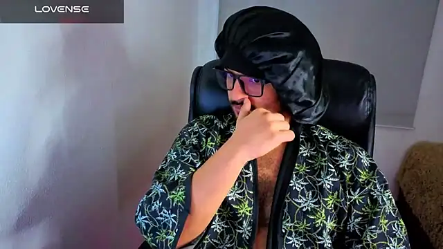 Snapshot of Ernesto-Rodriguez82 chatting on February 13, 11:06 am Ernesto-Rodriguez82 online show from February 13, 11:06 am