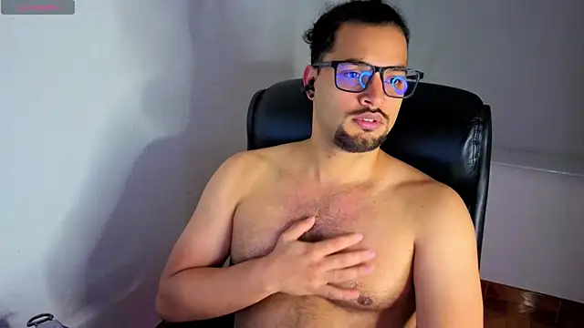 Snapshot of Ernesto-Rodriguez82 chatting on March 16, 5:44 am Ernesto-Rodriguez82 online show from March 16, 5:44 am