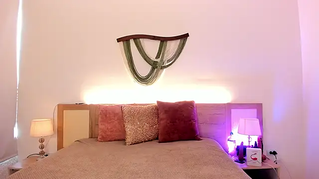 Dakota Mars online show from February 3, 8:03 pm