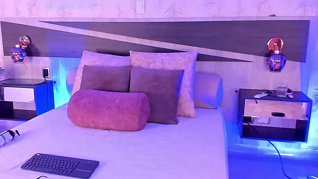 Snapshot of Adaa_Stone chatting on December 18, 3:45 am Adaa Stone online show from December 18, 3:45 am