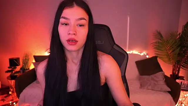 FataleNellie online show from March 17, 10:02 pm