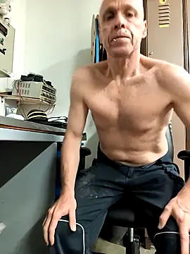 fergi1999 online show from May 8, 12:38 am