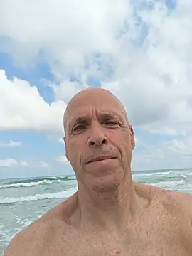fergi1999 online show from July 3, 6:20 am