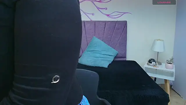 Lia Blake  online show from November 15, 12:13 pm