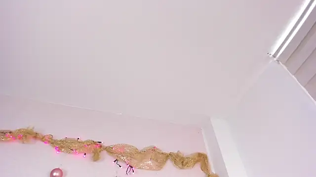 missweetpeach online show from December 14, 7:29 pm