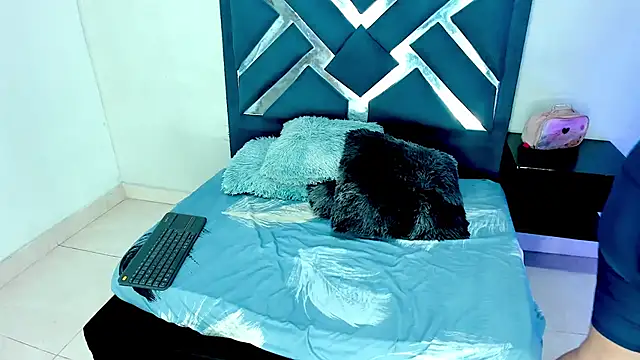 keith cute online show from November 10, 7:24 pm