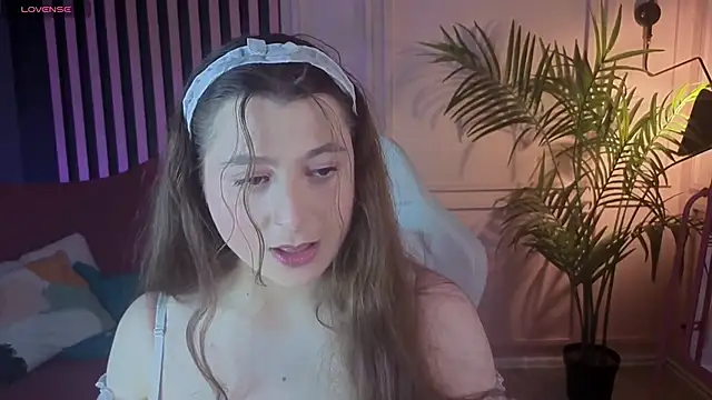 Snapshot of Queen_Michelle_ chatting on September 29, 7:02 am Queen Michelle online show from September 29, 7:02 am