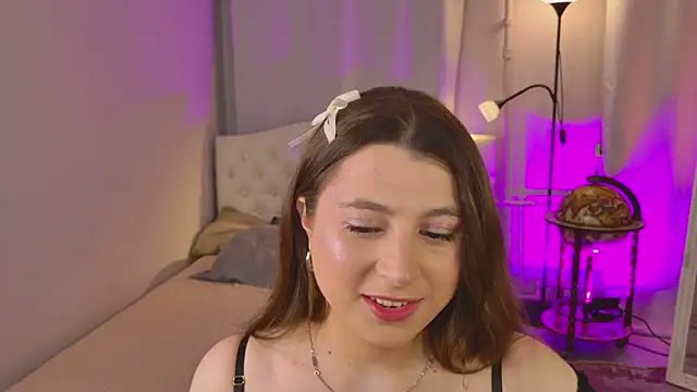 Snapshot of Queen_Michelle_ chatting on December 21, 10:28 pm Queen Michelle online show from December 21, 10:28 pm