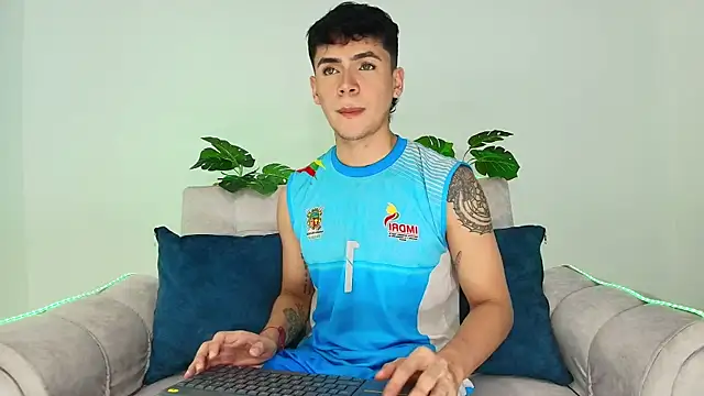 CamiiGuzmanX online show from September 12, 8:42 pm