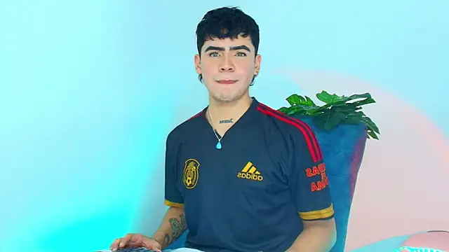 CamiiGuzmanX online show from November 5, 7:36 pm