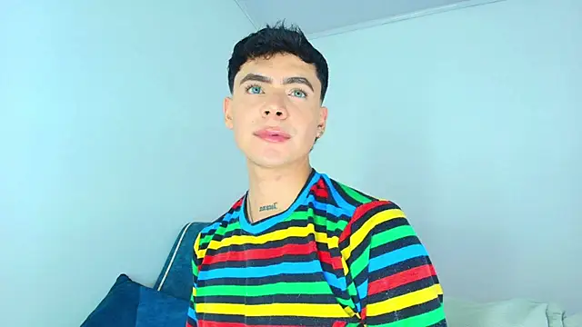 CamiiGuzmanX online show from November 13, 8:52 pm