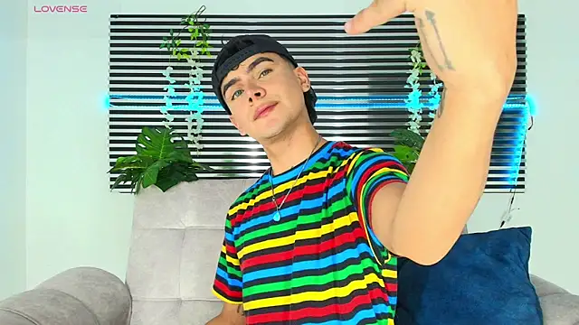 CamiiGuzmanX online show from December 20, 8:49 pm