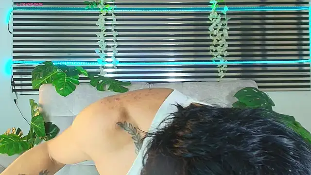 CamiiGuzmanX online show from May 18, 4:24 pm