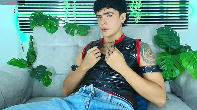 CamiiGuzmanX online show from May 22, 10:04 pm