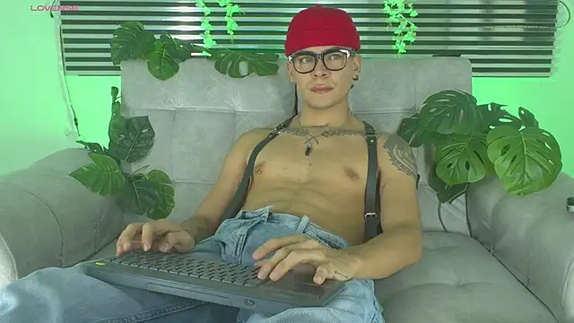 CamiiGuzmanX online show from May 25, 11:22 pm
