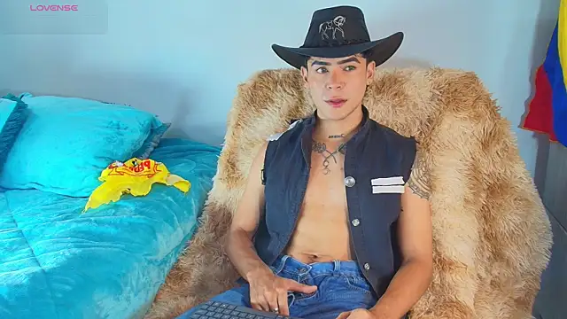 CamiiGuzmanX online show from July 4, 5:08 pm