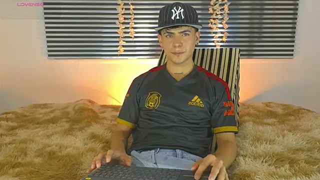 CamiiGuzmanX online show from July 29, 8:51 pm