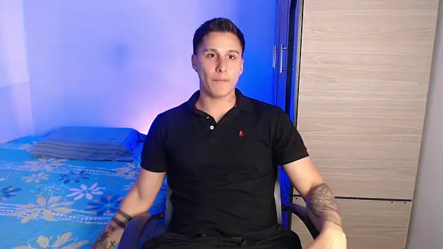 valentinosex1 online show from October 31, 9:05 pm