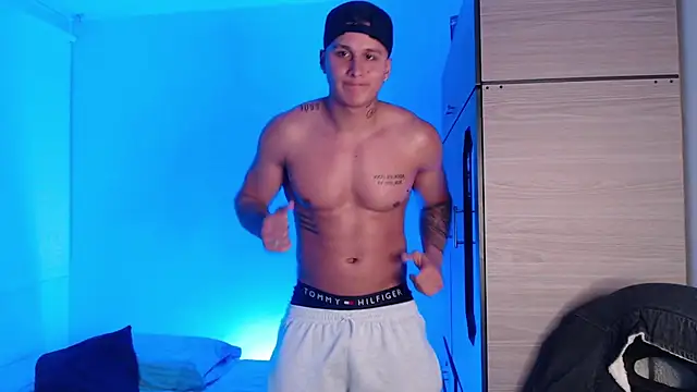 valentinosex1 online show from July 10, 11:29 pm