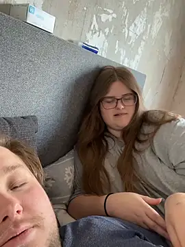 CurvyPaar2 online show from March 15, 3:29 pm