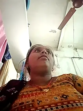 Snapshot of Hot_crety chatting on October 31, 8:37 am Hot crety online show from October 31, 8:37 am