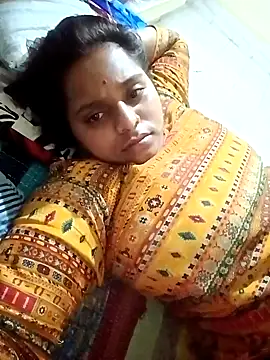 Snapshot of Hot_crety chatting on November 4, 11:59 pm Hot crety online show from November 4, 11:59 pm