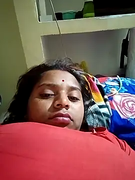 Snapshot of Hot_crety chatting on November 17, 12:05 am Hot crety online show from November 17, 12:05 am