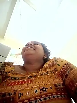 Snapshot of Hot_crety chatting on November 19, 1:05 am Hot crety online show from November 19, 1:05 am