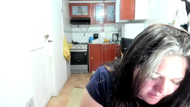 Snapshot of Daphne_girlsex chatting on June 12, 3:05 am Daphne girlsex online show from June 12, 3:05 am