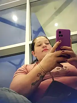Snapshot of Daphne_girlsex chatting on June 24, 11:26 pm Daphne girlsex online show from June 24, 11:26 pm