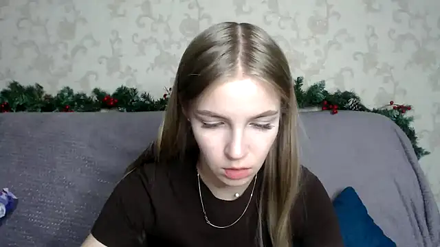 HitGyrl online show from December 16, 4:34 pm