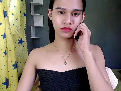 Snapshot of urseductivebarbie_xx chatting on November 27, 12:35 am urseductivebarbie xx online show from November 27, 12:35 am