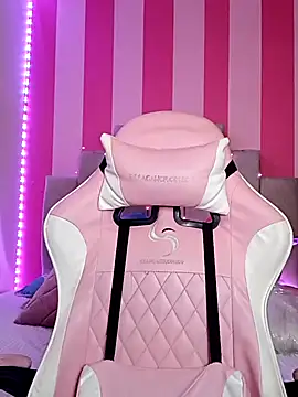 Snapshot of SweetAnya01 chatting on November 14, 4:44 am SweetAnya01 online show from November 14, 4:44 am