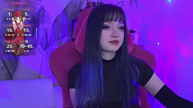 Snapshot of LiliLuna chatting on January 15, 4:11 pm LiliLuna online show from January 15, 4:11 pm