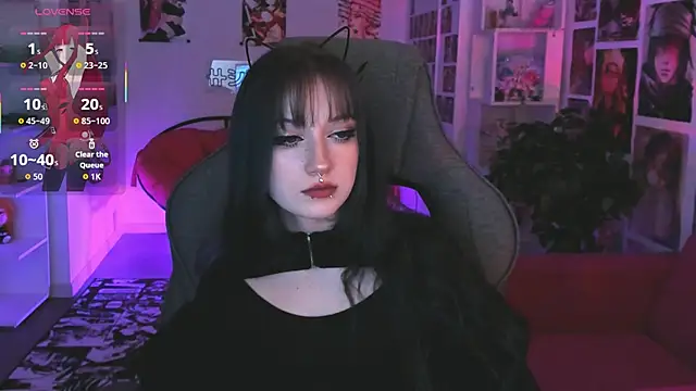 Snapshot of LiliLuna chatting on February 15, 3:31 pm LiliLuna online show from February 15, 3:31 pm