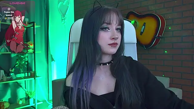 Snapshot of LiliLuna chatting on February 20, 3:56 pm LiliLuna online show from February 20, 3:56 pm