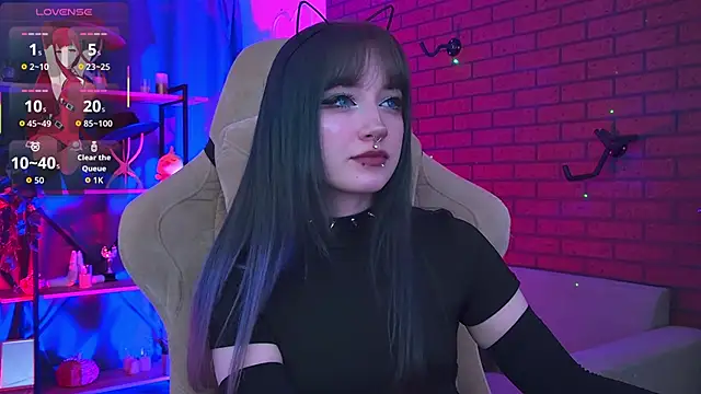 Snapshot of LiliLuna chatting on February 21, 4:30 pm LiliLuna online show from February 21, 4:30 pm