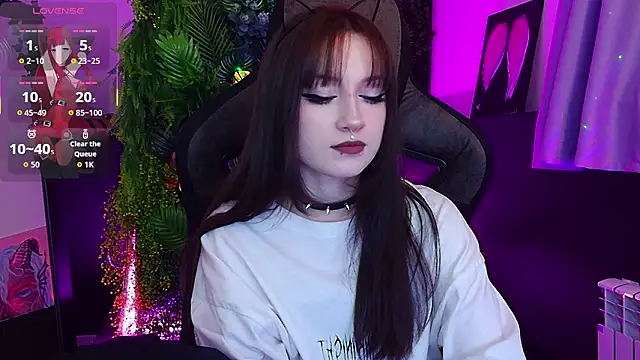 Snapshot of LiliLuna chatting on February 25, 12:59 pm LiliLuna online show from February 25, 12:59 pm