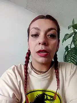  ari gato  online show from December 15, 5:28 pm