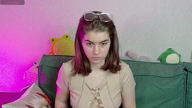 Snapshot of ElzaBlis chatting on June 3, 1:14 pm ElzaBlis online show from June 3, 1:14 pm