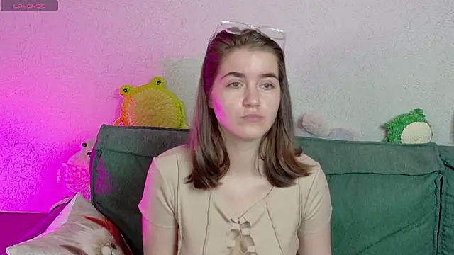Snapshot of ElzaBlis chatting on June 3, 2:33 pm ElzaBlis online show from June 3, 2:33 pm