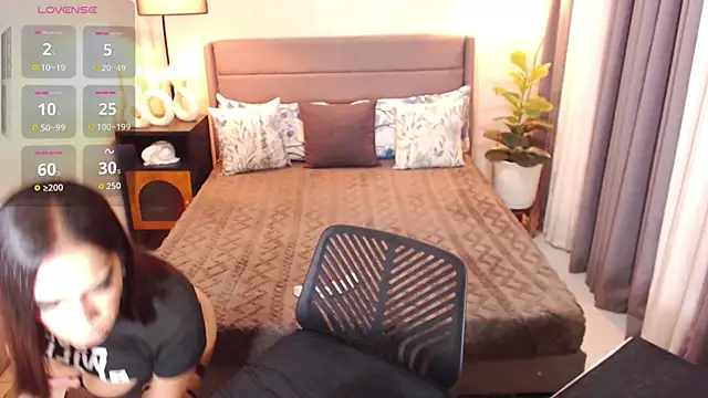 Snapshot of MilaHarperr chatting on September 27, 2:49 am MilaHarperr online show from September 27, 2:49 am