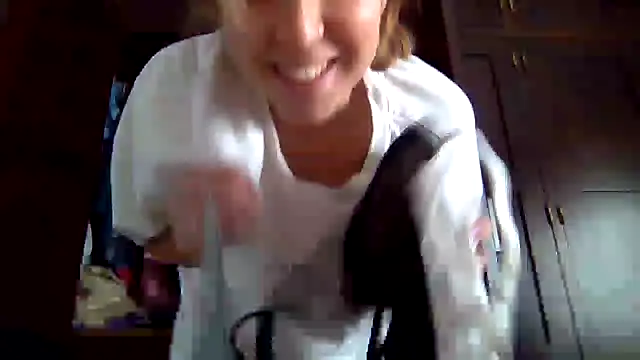 Snapshot of violetofsecret chatting on October 10, 8:57 am violetofsecret online show from October 10, 8:57 am