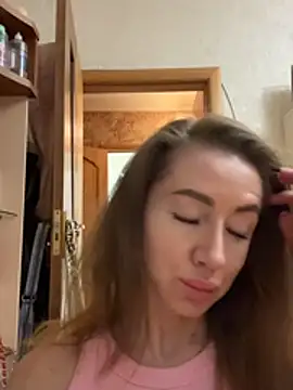 Snapshot of MarinaDiva11_74 chatting on July 23, 8:18 pm MarinaDiva11 74 online show from July 23, 8:18 pm