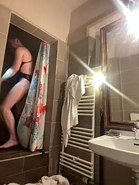 Snapshot of lebensfroh chatting on February 8, 12:03 am lebensfroh online show from February 8, 12:03 am