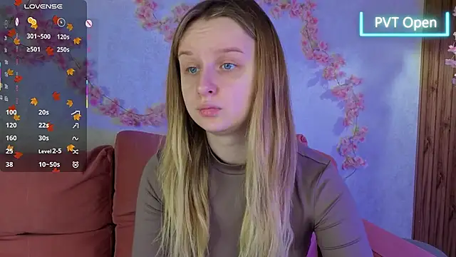 Snapshot of Rina_Panic chatting on November 18, 1:00 am Rina Panic online show from November 18, 1:00 am